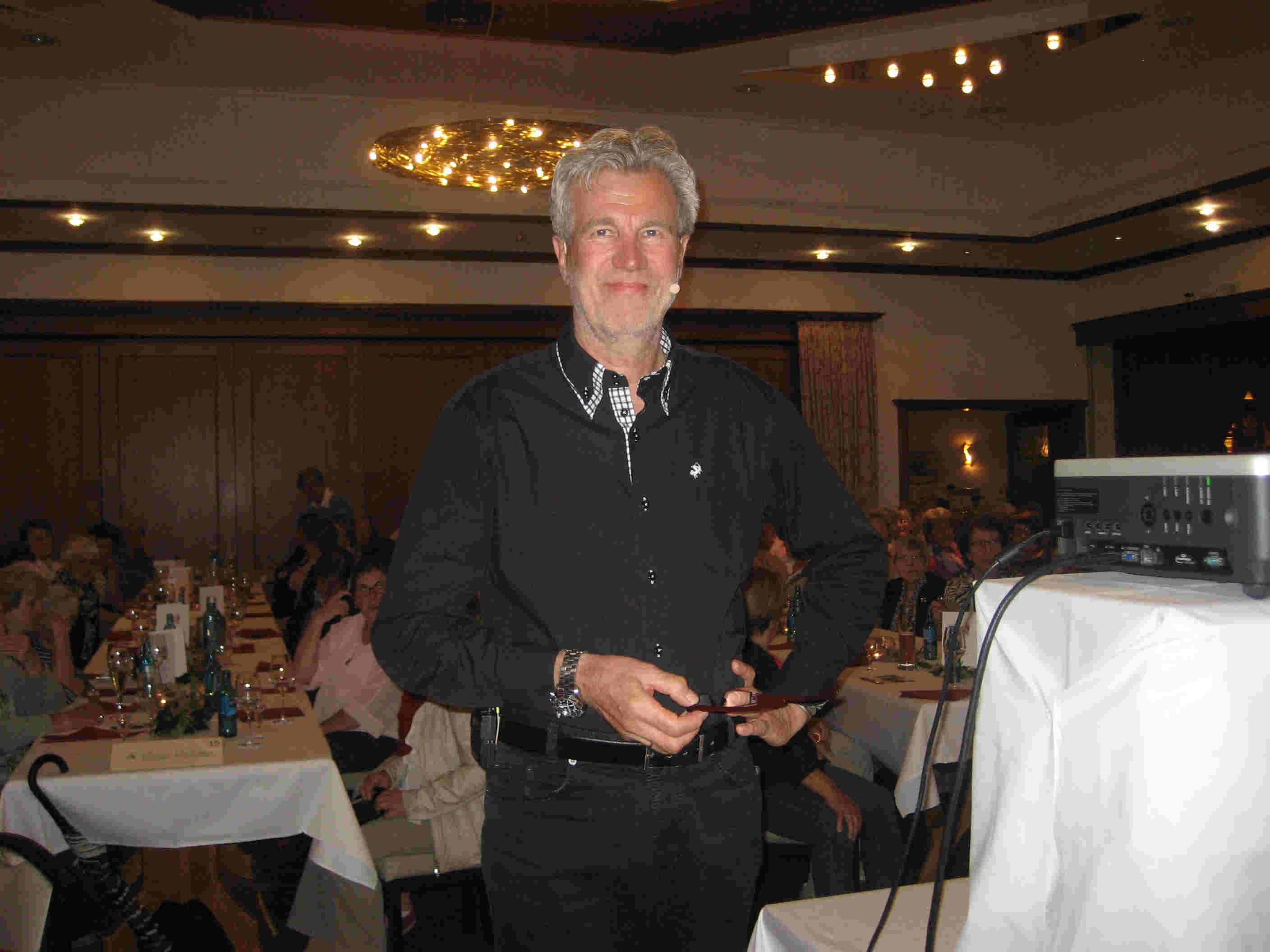 Oktober Versammlung, Vortrag von Peter von Sassen